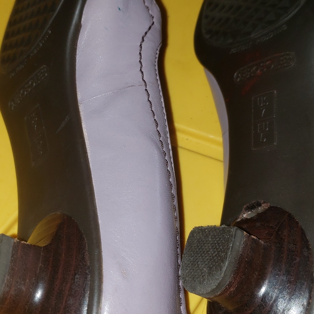 Shoes - Picture 2 of 4
